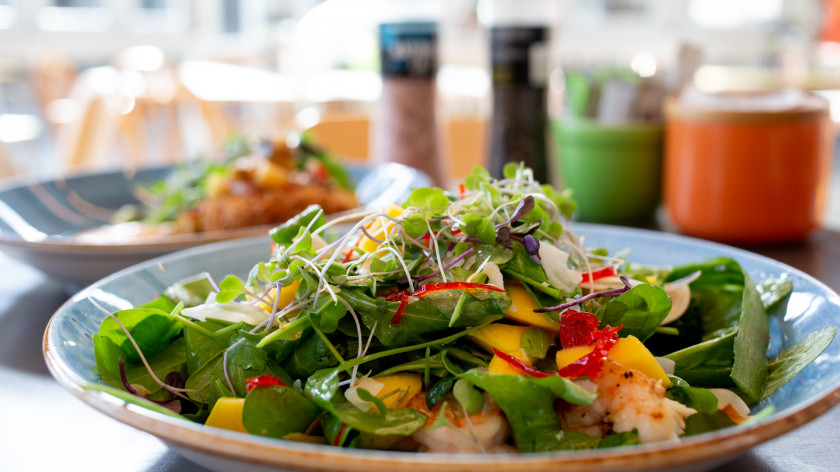 Local eateries & markets